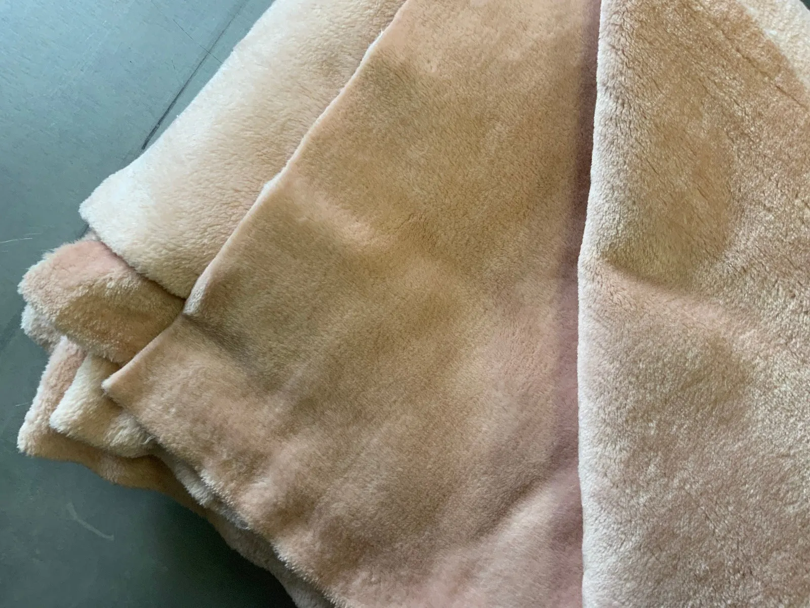 REMNANT; 1.5m (90”) PINK Luxury  Fleece  Fabric 400 gsm - 150 cms -  Thick and  Luxurious