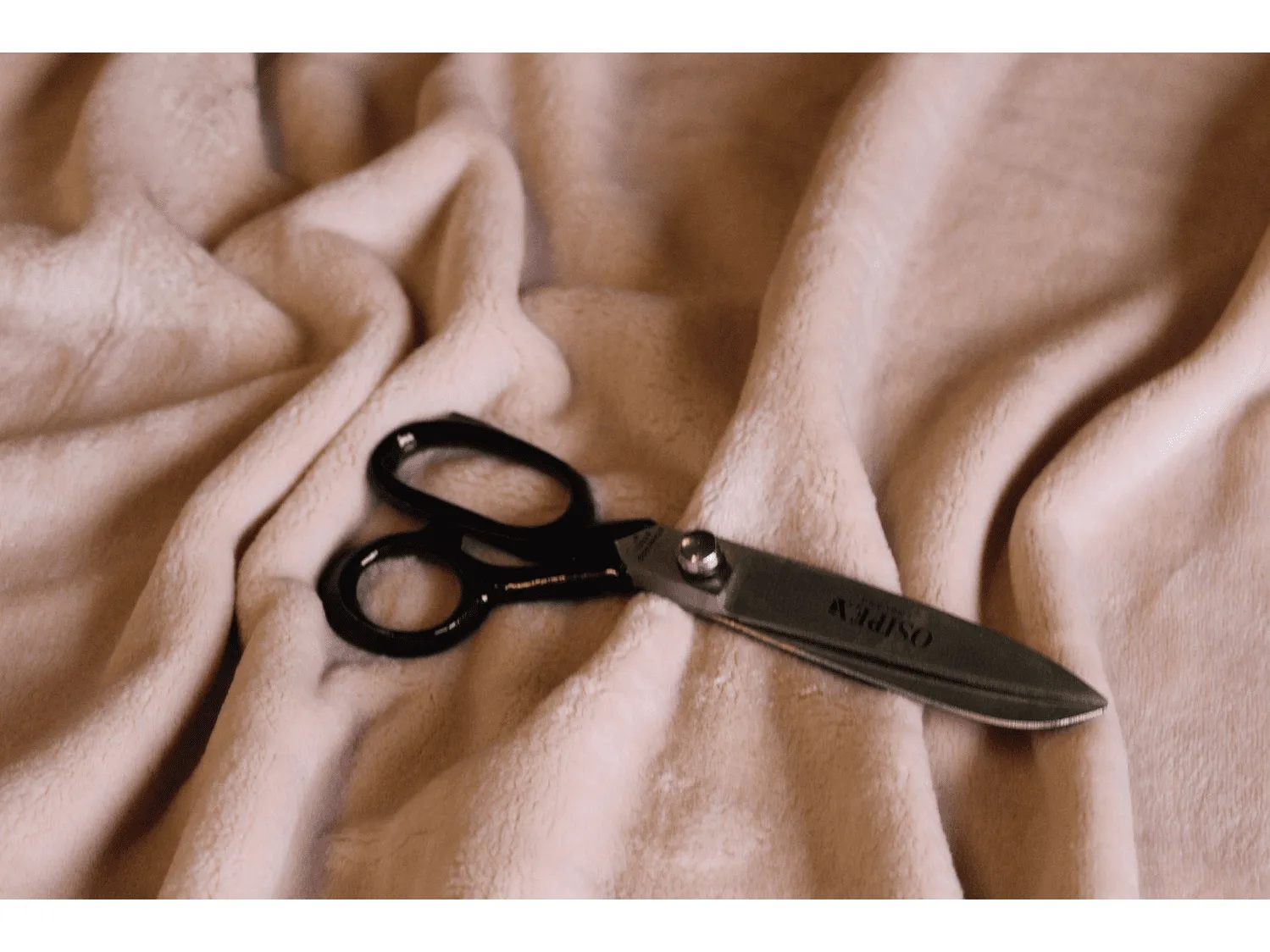 REMNANT; 1.5m (90”) PINK Luxury  Fleece  Fabric 400 gsm - 150 cms -  Thick and  Luxurious