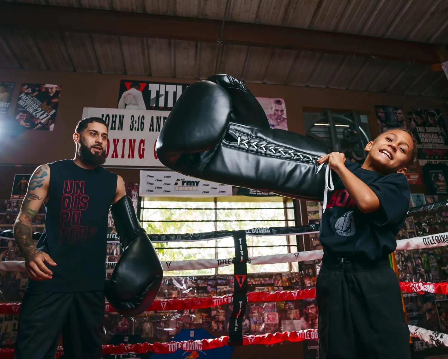 TITLE Boxing Jumbo Boxing Gloves 2.0